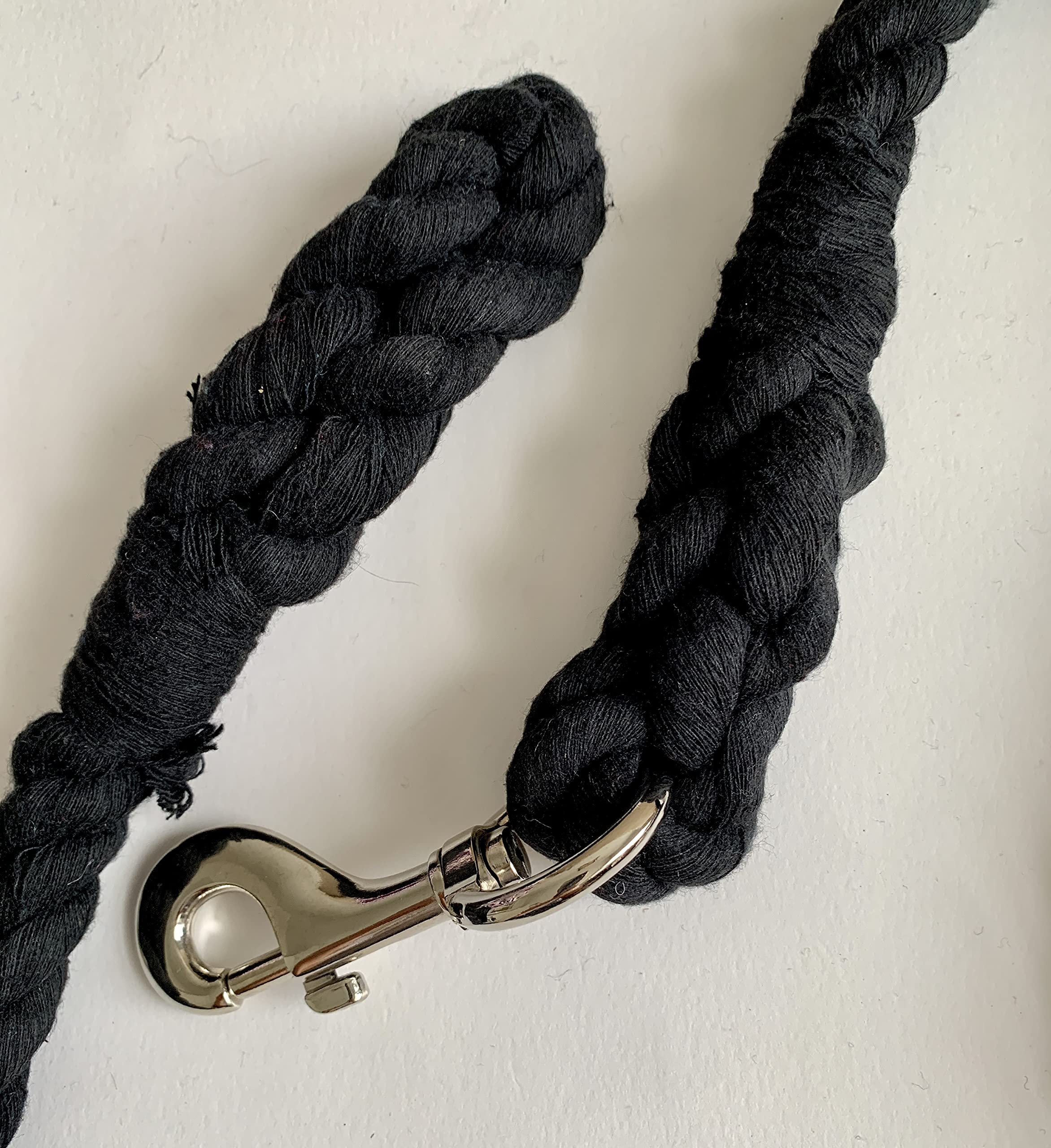 Majestic Ally Pack of 2 Solid Cotton Lead Rope for Horses & Livestock – 10 Foot Long and 5/8 inch (16MM) Thick - Replaceable Heavy-Duty Satin Bolt Snap – Handmade – Soft, Broken in Feel (Black) - Image 9